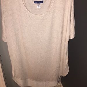 scoop neck hi-lo short sleeve top